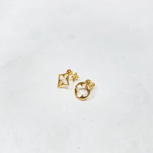 Load image into Gallery viewer, No.4526-Louis Vuitton Flowergram Earrings
