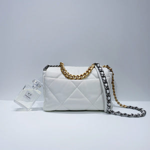 No.3836-Chanel 19 Small Handbag