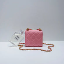 Load image into Gallery viewer, No.3768-Chanel Coco First Clutch With Chain
