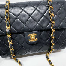Load image into Gallery viewer, No.4522-Chanel Vintage Lambskin Classic Mini 20cm

