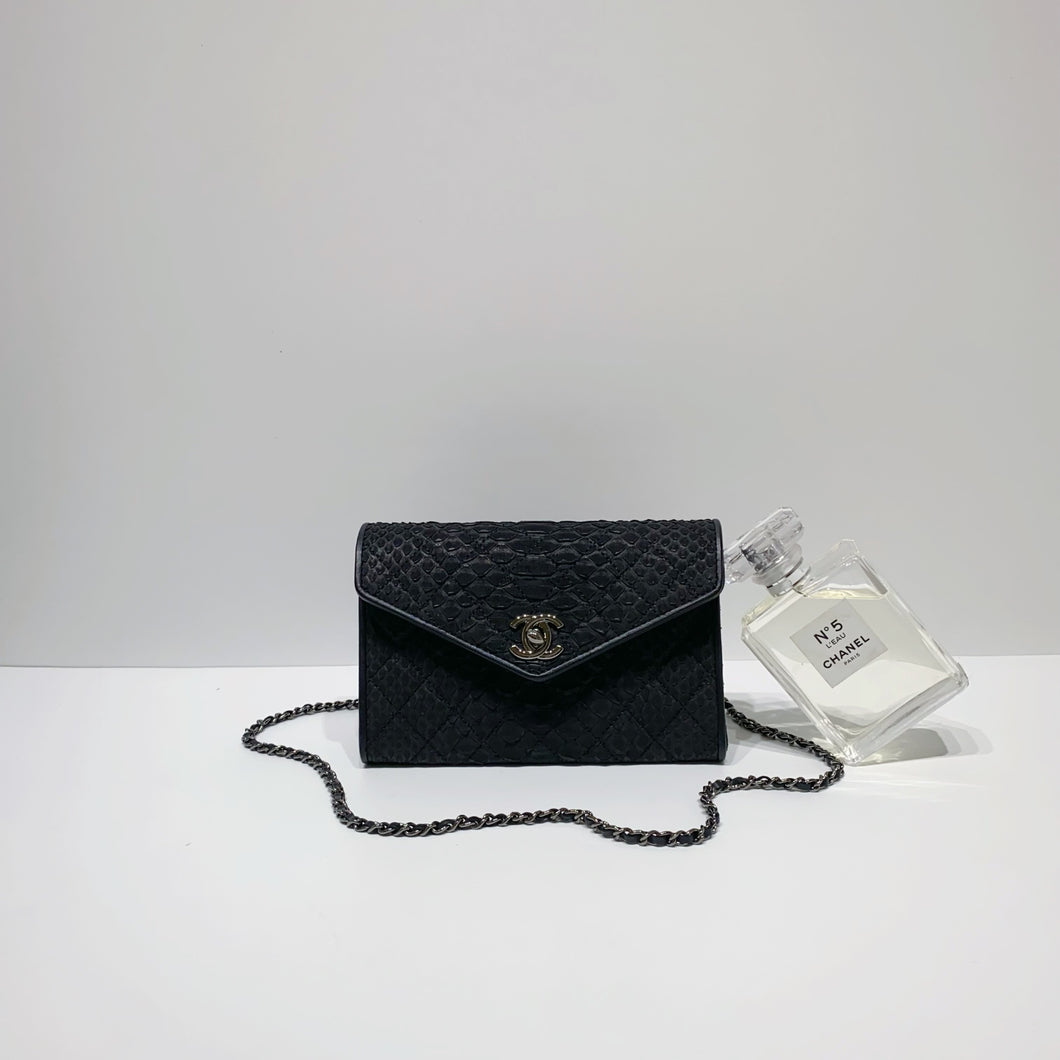 No.3959-Chanel Python Chic Envelope Flap Bag