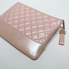 Load image into Gallery viewer, No.3962-Chanel Gabrielle Medium O Case Clutch
