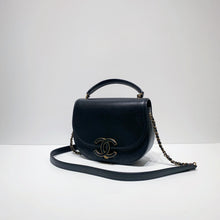 이미지를 갤러리 뷰어에 로드 , No.3983-Chanel Coco Curve Messenger Bag
