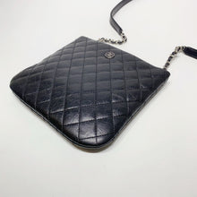 将图片加载到图库查看器，No.3987-Chanel Uniform Crossbody Bag
