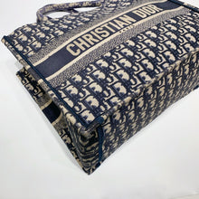 将图片加载到图库查看器，No.4037-Christian Dior Medium Oblique Embroidery Book Tote
