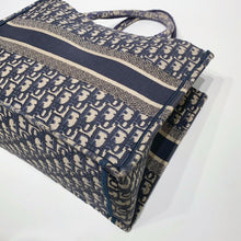 Load image into Gallery viewer, No.4037-Christian Dior Medium Oblique Embroidery Book Tote
