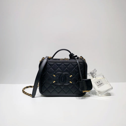 Chanel Stitched Lambskin Coco Luxe Medium Flap Bag Black - Luxury Helsinki