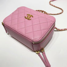 이미지를 갤러리 뷰어에 로드 , No.3991-Chanel Small Pick Me Up Vanity Case
