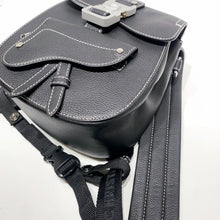 Charger l&#39;image dans la galerie, No.4016-Christian Dior Calfskin Small Gallop Backpack (Unused / 未使用品)
