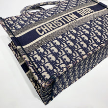 Load image into Gallery viewer, No.4014-Christian Dior Medium Oblique Embroidery Book Tote
