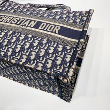 将图片加载到图库查看器，No.4014-Christian Dior Medium Oblique Embroidery Book Tote
