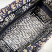 이미지를 갤러리 뷰어에 로드 , No.4014-Christian Dior Medium Oblique Embroidery Book Tote

