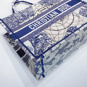 No.3872-Christian Dior Medium Around The World Book Tote