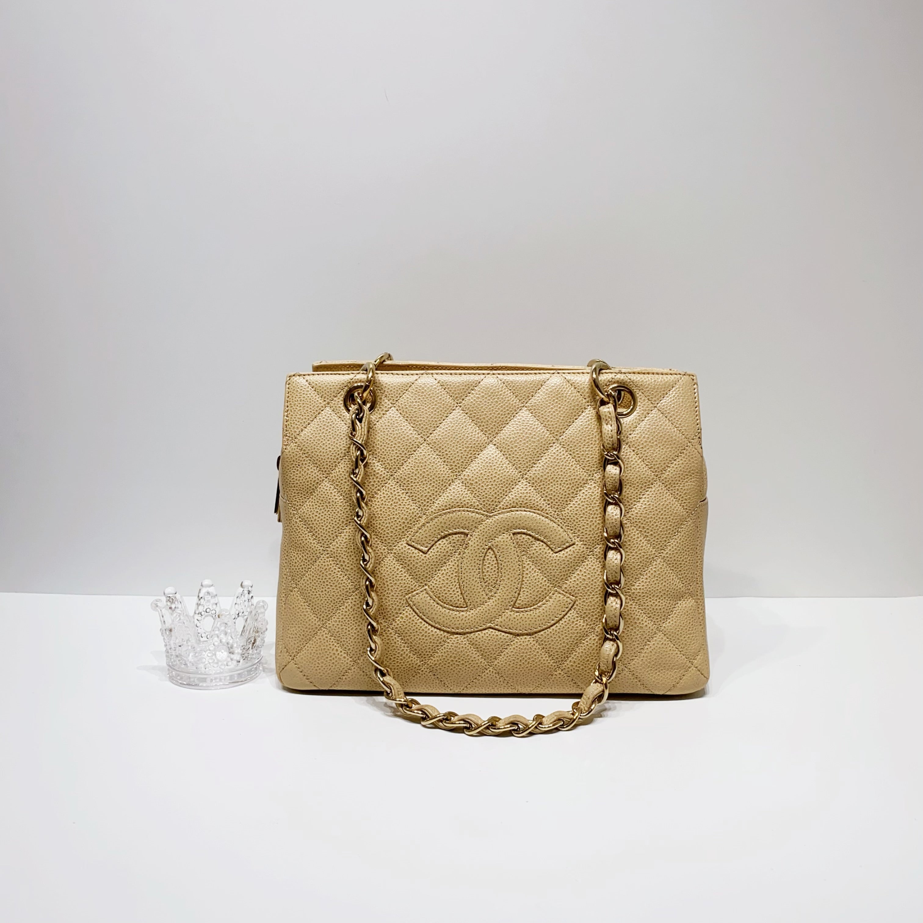 Chanel petite hot sale timeless tote