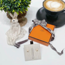 Load image into Gallery viewer, No.4041-Hermes Mini Pop H Earrings (Brand New / 全新貨品)
