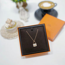 将图片加载到图库查看器，No.4050-Hermes Amulettes Constance Pendant Necklace (Brand New / 全新)
