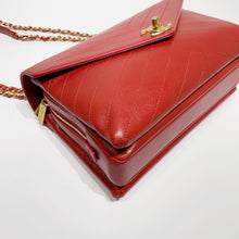 Charger l&#39;image dans la galerie, No. 001618-Chanel Chevron Envelope Flap Bag
