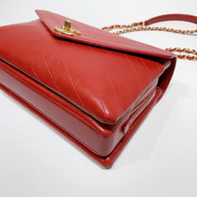 Charger l&#39;image dans la galerie, No. 001618-Chanel Chevron Envelope Flap Bag
