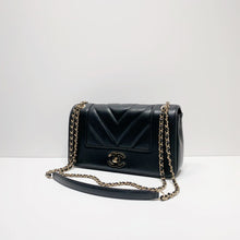 이미지를 갤러리 뷰어에 로드 , No.4065-Chanel Melle Vintage Chevron Flap Bag
