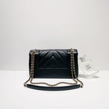 将图片加载到图库查看器，No.4065-Chanel Melle Vintage Chevron Flap Bag
