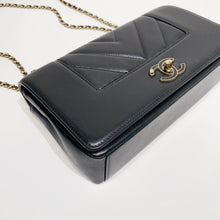 画像をギャラリービューアに読み込む, No.4065-Chanel Melle Vintage Chevron Flap Bag
