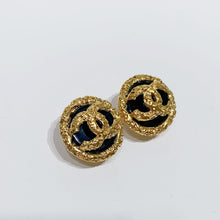 Load image into Gallery viewer, No.4058-Chanel Vintage Coco Mark Earrings
