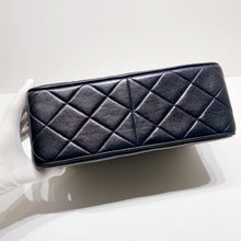 Load image into Gallery viewer, No.4069-Chanel Vintage Lambskin Turn-Lock Flap Bag
