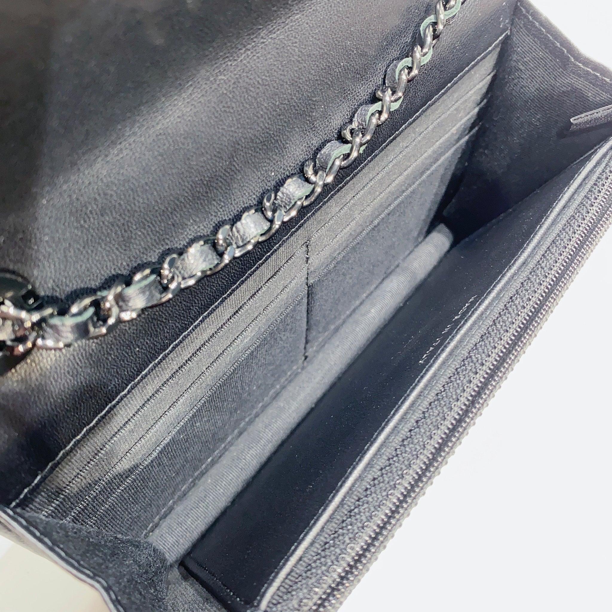 No.3891-Chanel So Black Trendy CC Wallet On Chain – Gallery Luxe