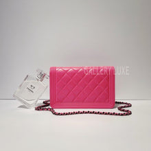 Load image into Gallery viewer, No.3327-Chanel Lambskin Boy Wallet On Chain
