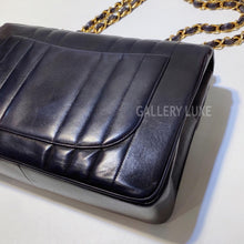 Load image into Gallery viewer, No.3304-Chanel Vintage Lambskin Vertical Jumbo Flap Bag
