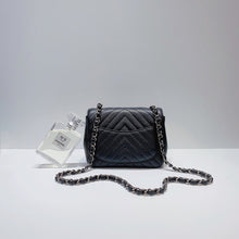 将图片加载到图库查看器，No.3710-Chanel Caviar Chevron Classic Flap Mini 17cm

