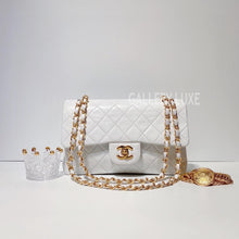 Load image into Gallery viewer, No.3258-Chanel Vintage Lambskin Classic Flap 23cm
