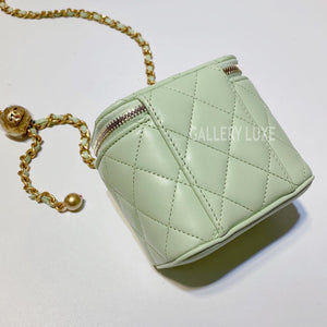 No. 3354-Chanel Pearl Crush Clutch With Chain (Brand New / 全新)