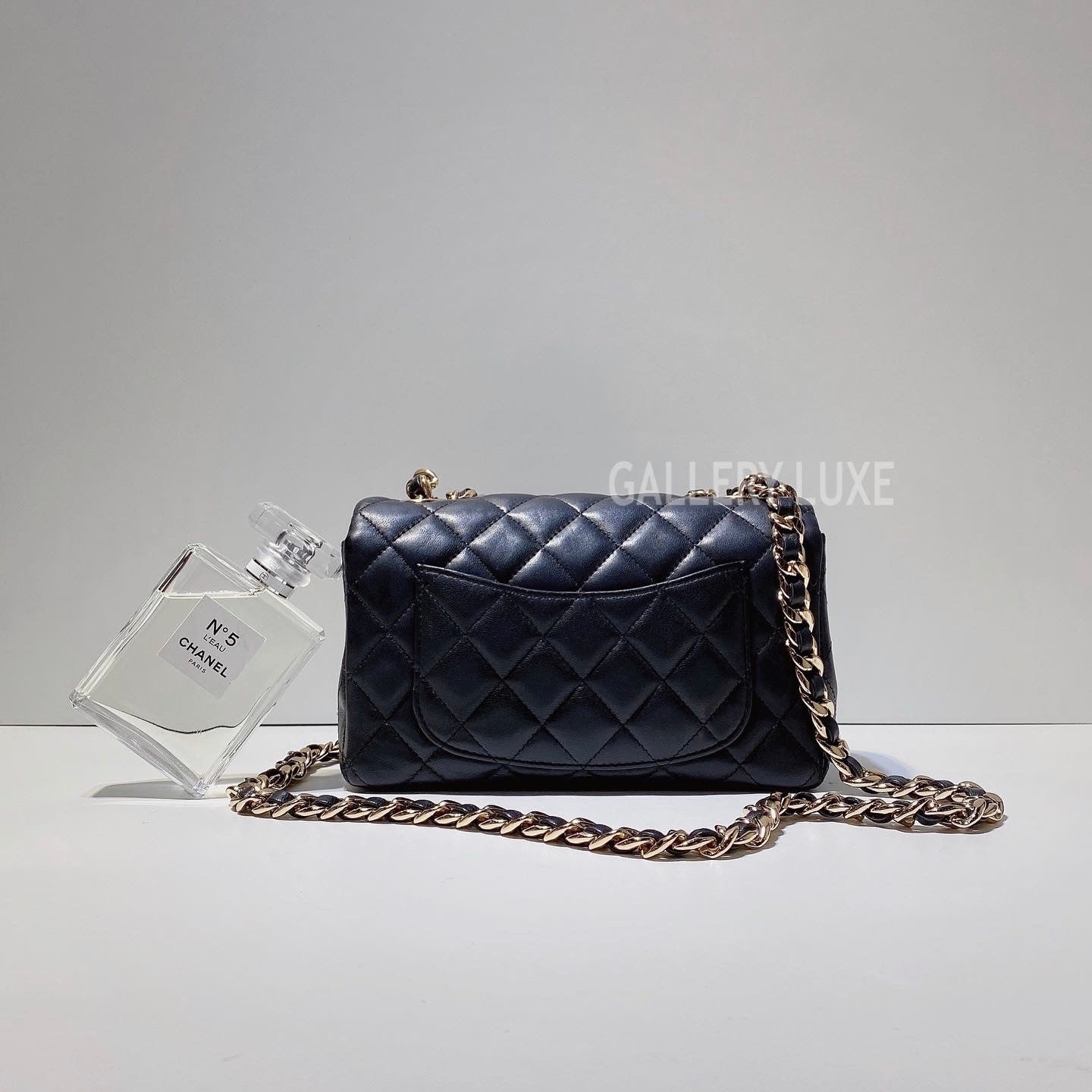 No.3300-Chanel Lambskin Coco Charm Mini Flap Bag 20cm – Gallery Luxe