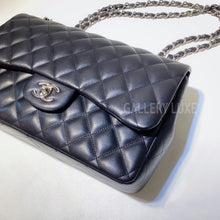 Load image into Gallery viewer, No.001204-Chanel Lambskin Classic Jumbo Flap Bag
