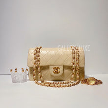 Load image into Gallery viewer, No.3328-Chanel Vintage Lambskin Classic Flap 23cm
