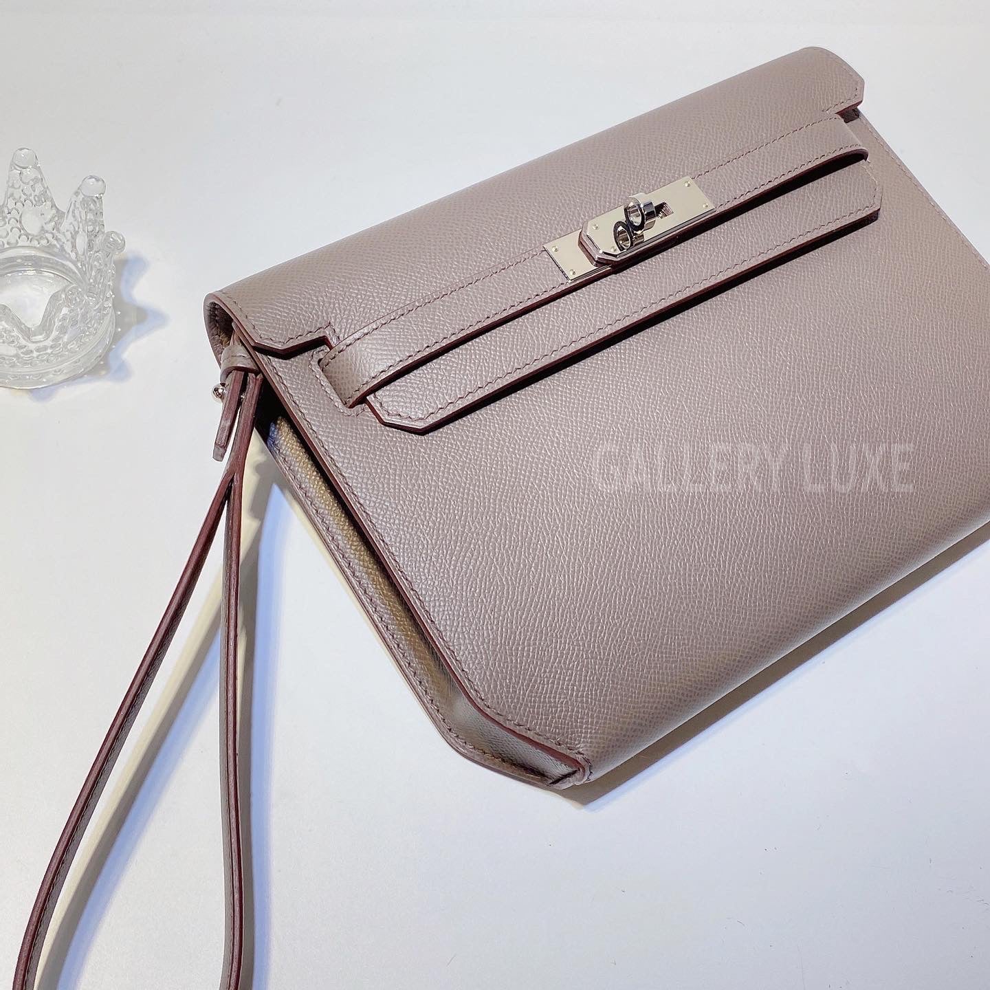 Shop HERMES Kelly Depeches 25 Pouch (H083318CC89 ) by coco.ladybird
