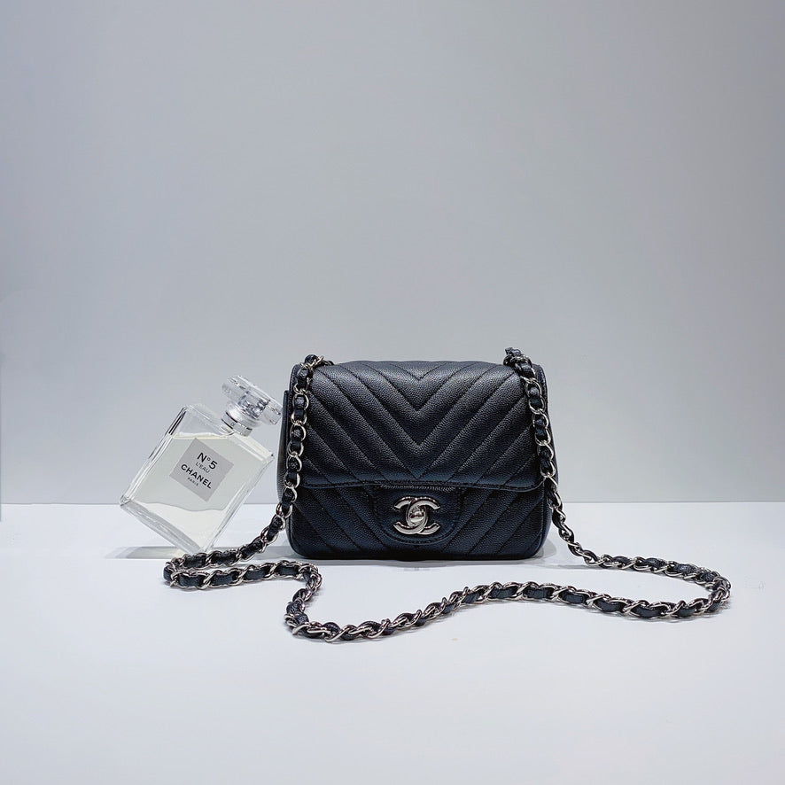 Chanel mini square 17cm 2020年買入 名牌 手袋及銀包 Carousell