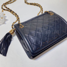 Load image into Gallery viewer, No.3249-Chanel Vintage Lambskin Shoulder Bag
