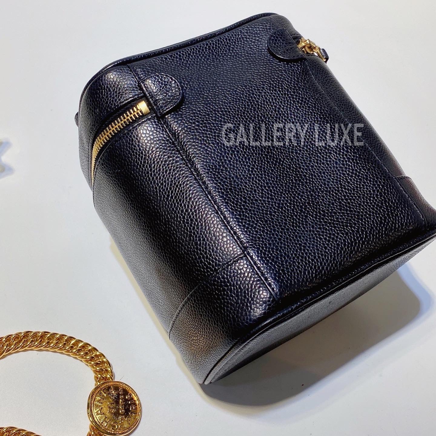 No.3302-Chanel Vintage Caviar Vanity Case – Gallery Luxe