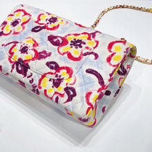 Load image into Gallery viewer, No.3353-Chanel Vintage Print Flower Flap Bag
