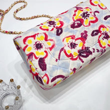 将图片加载到图库查看器，No.3353-Chanel Vintage Print Flower Flap Bag
