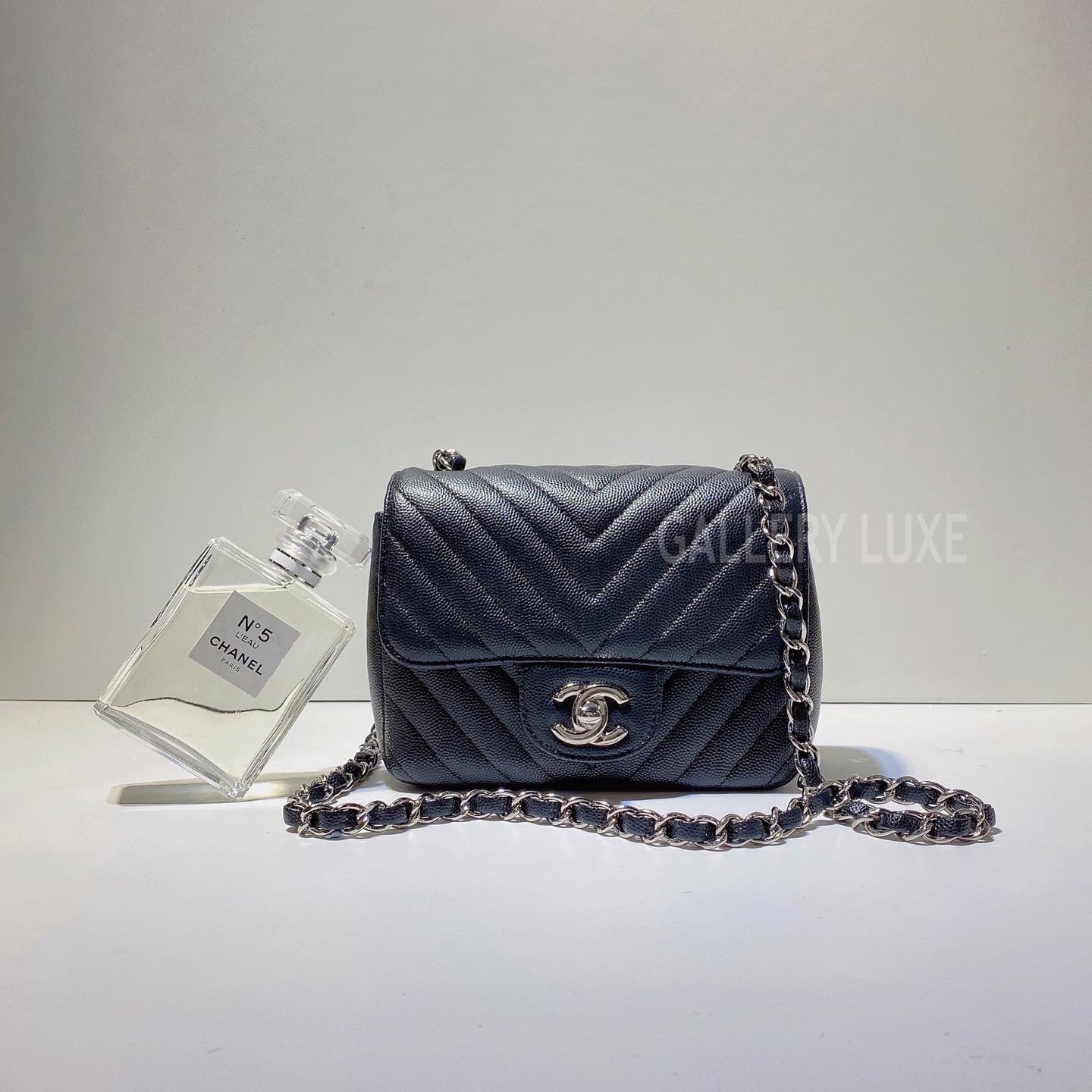 No.3112-Chanel Caviar Chevron Classic Flap Mini 17cm – Gallery Luxe