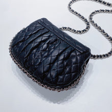 Charger l&#39;image dans la galerie, No.3621-Chanel Aged Lambskin Chain Around Flap Bag
