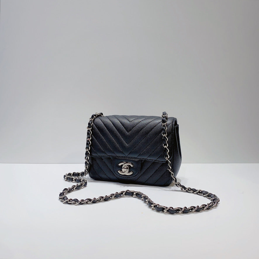 No.3710-Chanel Caviar Chevron Classic Flap Mini 17cm – Gallery Luxe