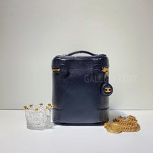 Load image into Gallery viewer, No.3149-Chanel Vintage Caviar Vanity Case
