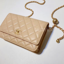 이미지를 갤러리 뷰어에 로드 , No.3308-Chanel Pearl Crush Wallet On Chain (Brand New / 全新)
