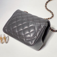 Load image into Gallery viewer, No.3357-Chanel Lambskin Classic Flap Mini 17cm
