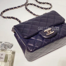 이미지를 갤러리 뷰어에 로드 , No.3331-Chanel Caviar Classic Flap Mini 17cm
