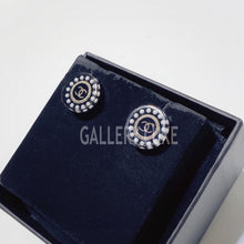 Charger l&#39;image dans la galerie, No.3233-Chanel Circle Acrylic CC Earrings
